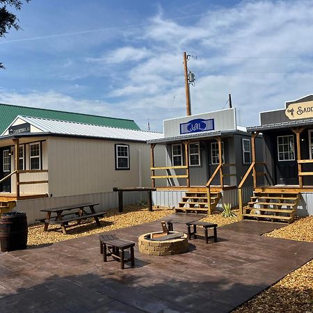 The Outpost Hotel Grand Rivers Exterior photo